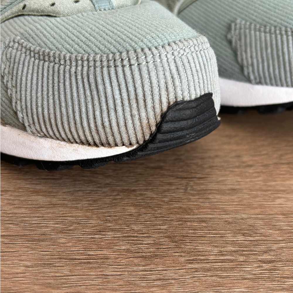 Nike Air Huarache SE Mica Green - Picture 12 of 15